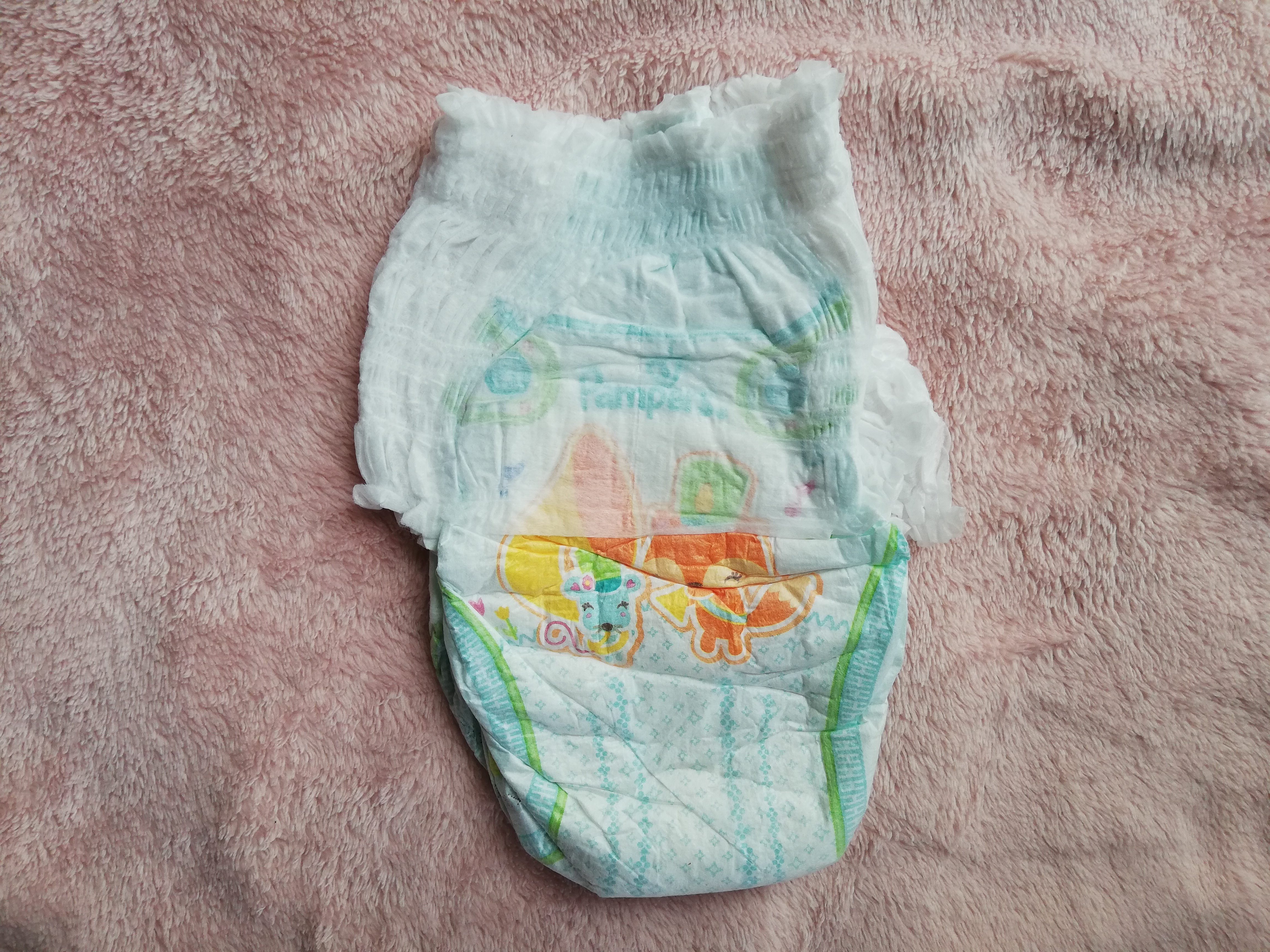 pampers active dry przeciekaja