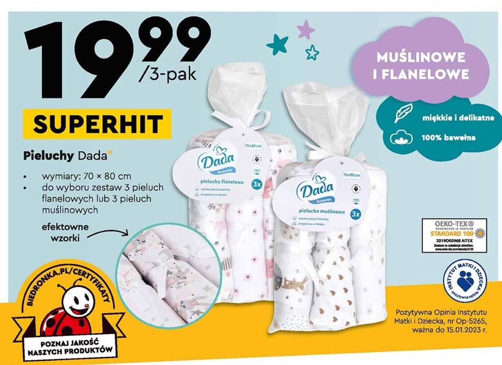 baby ubierają pieluchomajtki na swoje